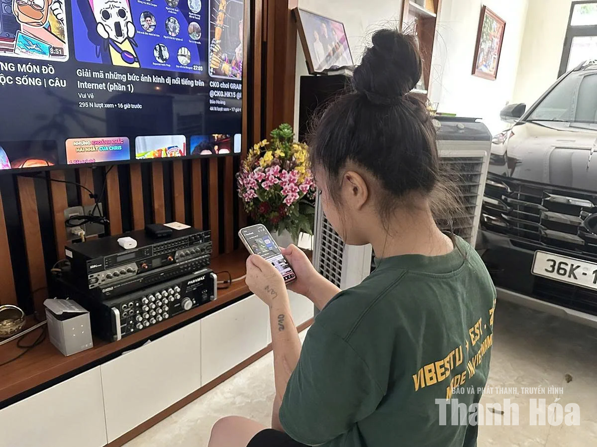 Không để trẻ đơn độc dùng mạng xã hội