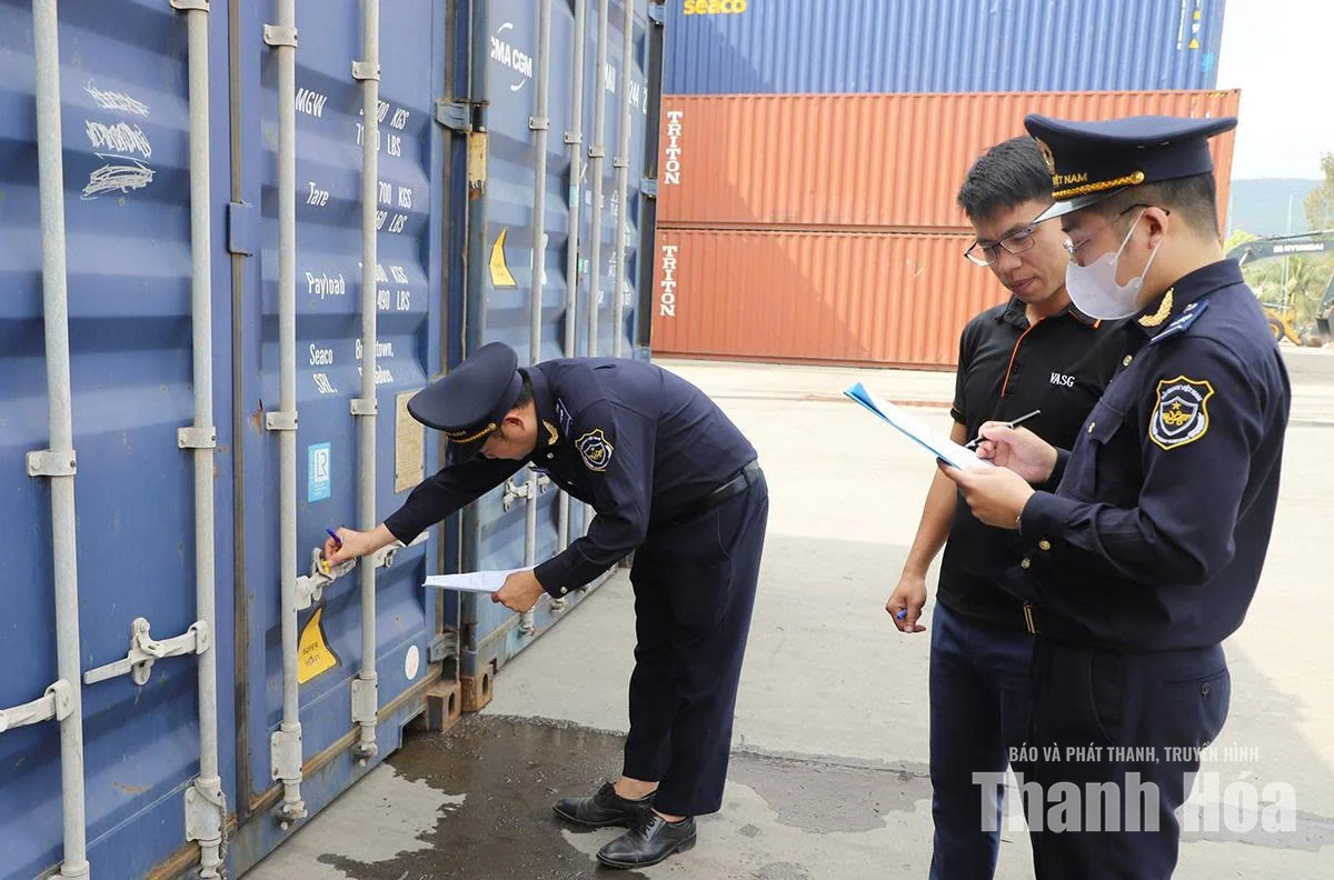 Hải quan Cửa khẩu Cảng Nghi Sơn&nbsp;đồng hành cùng doanh nghiệp vượt khó