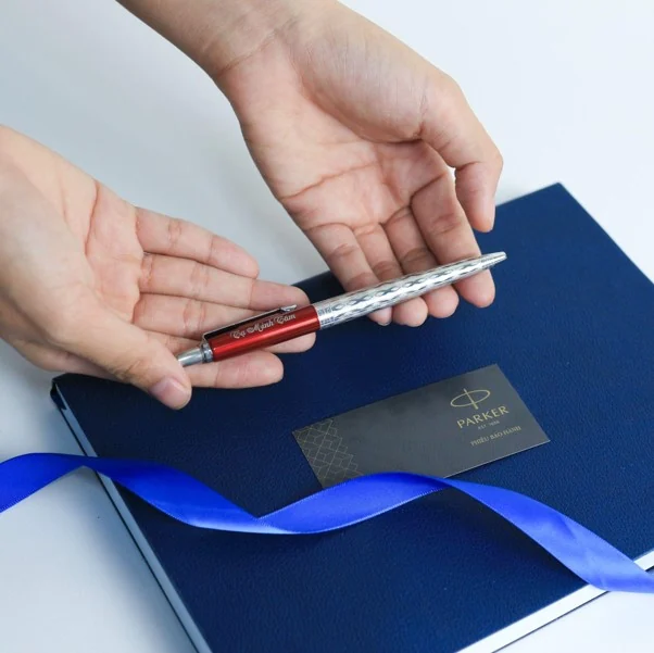 Bút ký doanh nhân khắc tên - Quà tặng cao cấp tại Butparker.com.vn