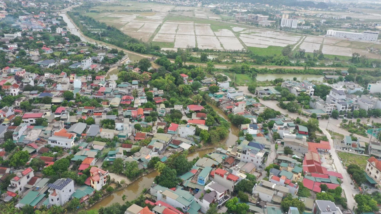 Kênh Nhà Lê - Dòng chảy nghìn năm tuổi đang bị... lãng quên