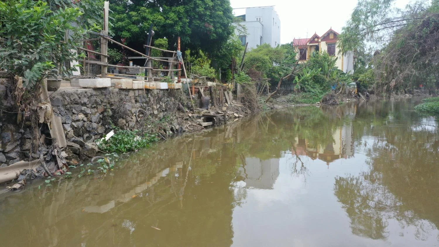 Kênh Nhà Lê - Dòng chảy nghìn năm tuổi đang bị... lãng quên