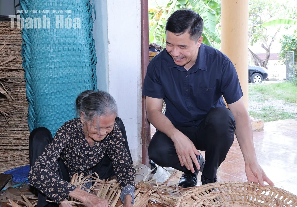 Phó Bí thư Thường trực Tỉnh ủy Nguyễn Hồng Phong thăm, động viên doanh nghiệp nhân Ngày Doanh nhân Việt Nam và Ngày Phụ nữ Việt Nam
