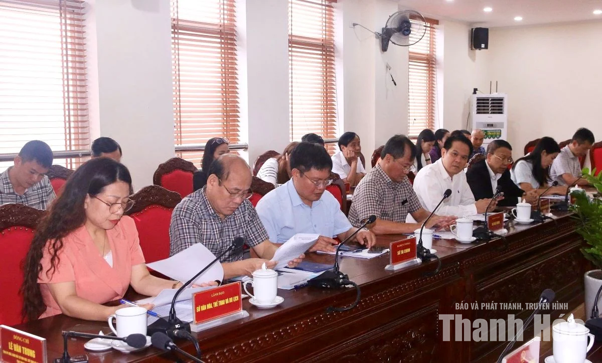 ĐBQH tiếp xúc cử tri chuyên đề góp ý vào dự thảo các dự án luật thuộc lĩnh vực văn hóa, xã hội