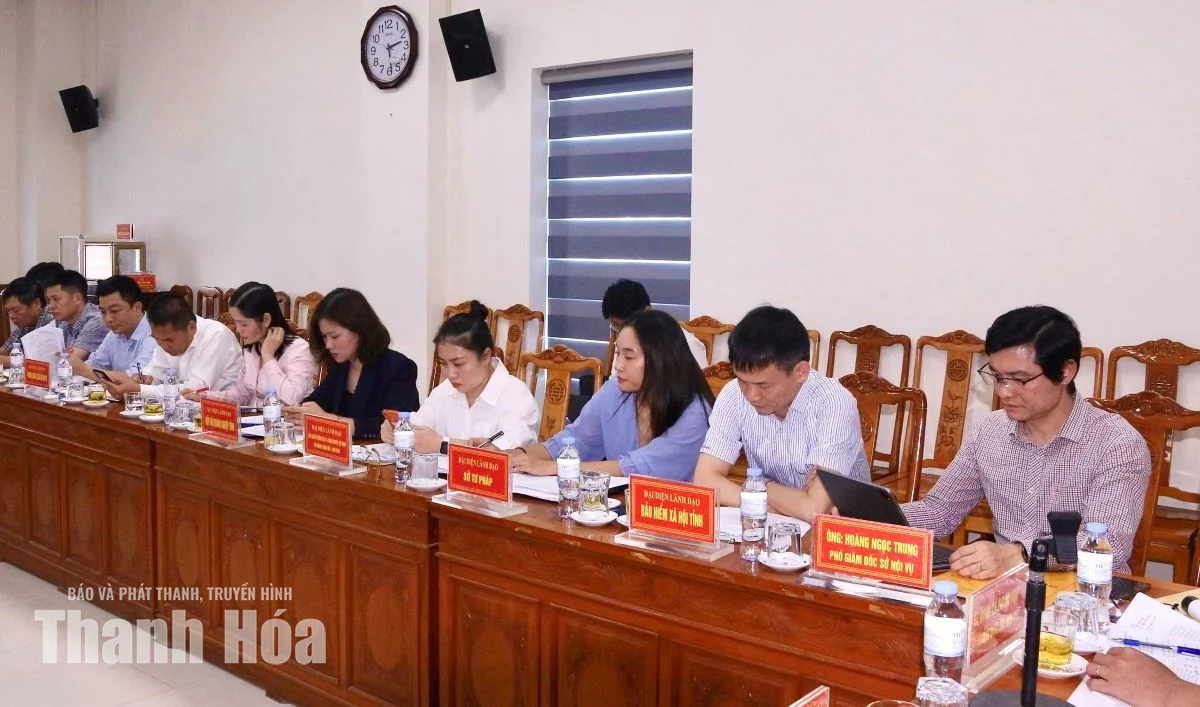 ĐBQH tiếp xúc cử tri góp ý các dự án luật thuộc lĩnh vực nội vụ