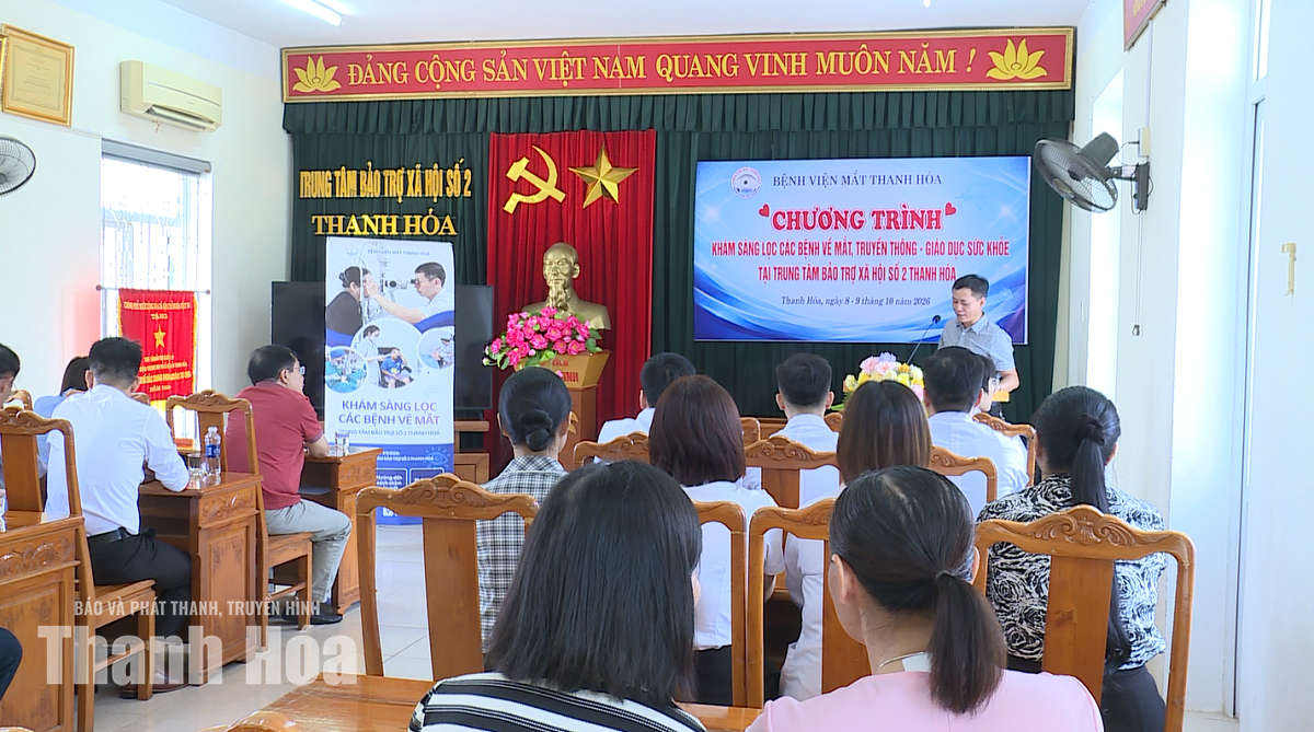Gần 200 người được khám sàng lọc các bệnh về mắt