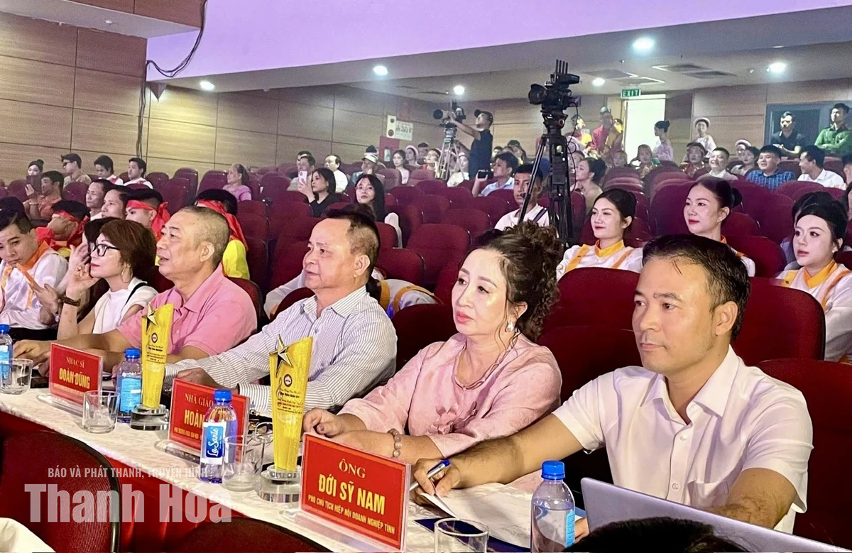 Chọn 12 tiết mục vào đêm chung kết&nbsp;Liên hoan nghệ thuật “Khát vọng doanh nhân” lần thứ V