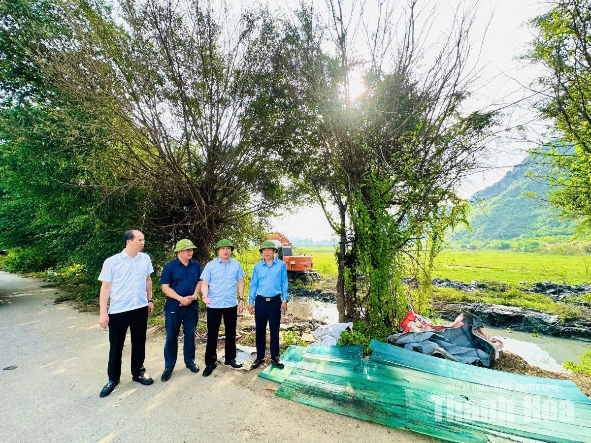 Khẩn trương khơi thông dòng chảy, hạn chế ngập úng tại các khu dân cư