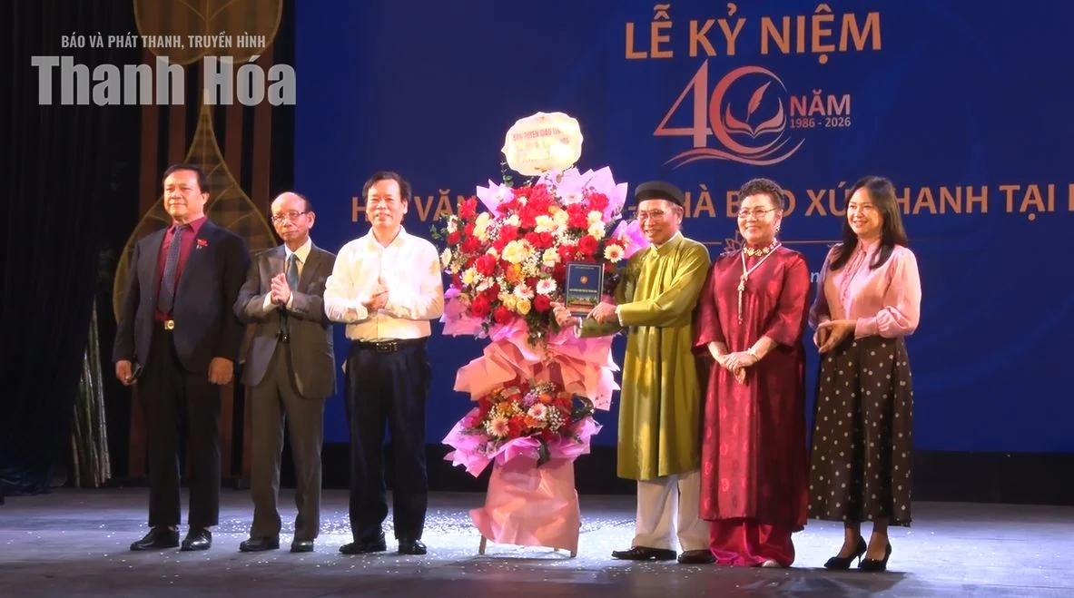 Kỷ niệm 40 năm Hội Văn nghệ sỹ - Nhà báo xứ Thanh tại Hà Nội