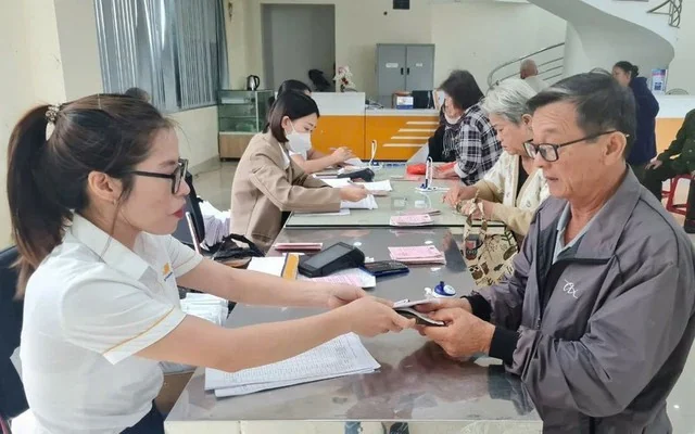 Tăng trợ cấp hưu trí xã hội từ hôm nay (5/10)