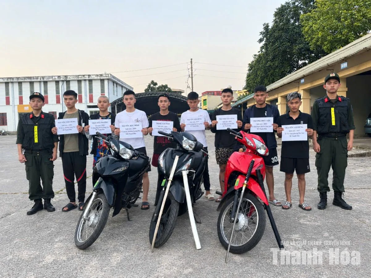 8 đối tượng mang hung khí, truy đuổi nhau trên địa bàn phường Quảng Phú