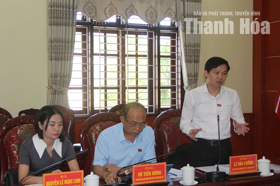 Đại biểu Quốc hội khảo sát việc sắp xếp các cơ sở giáo dục công lập tại phường Tĩnh Gia