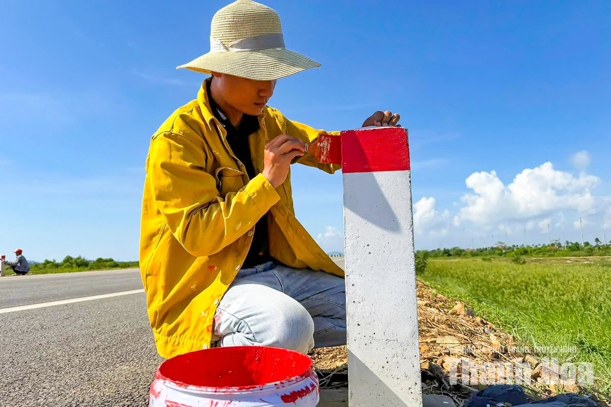 Cận cảnh tuyến đường ven biển gần 2.000 tỷ đồng trước ngày thông xe