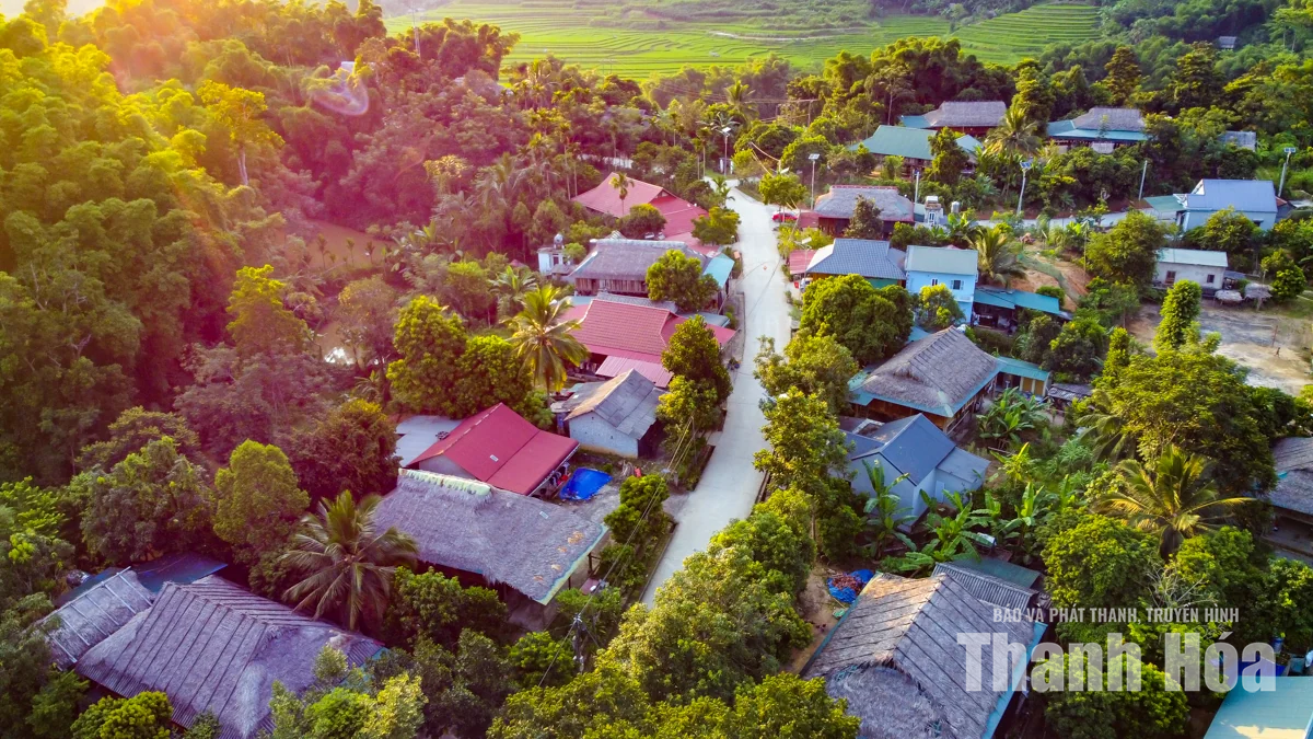Khi nghề dệt thổ cẩm thành “đặc sản”