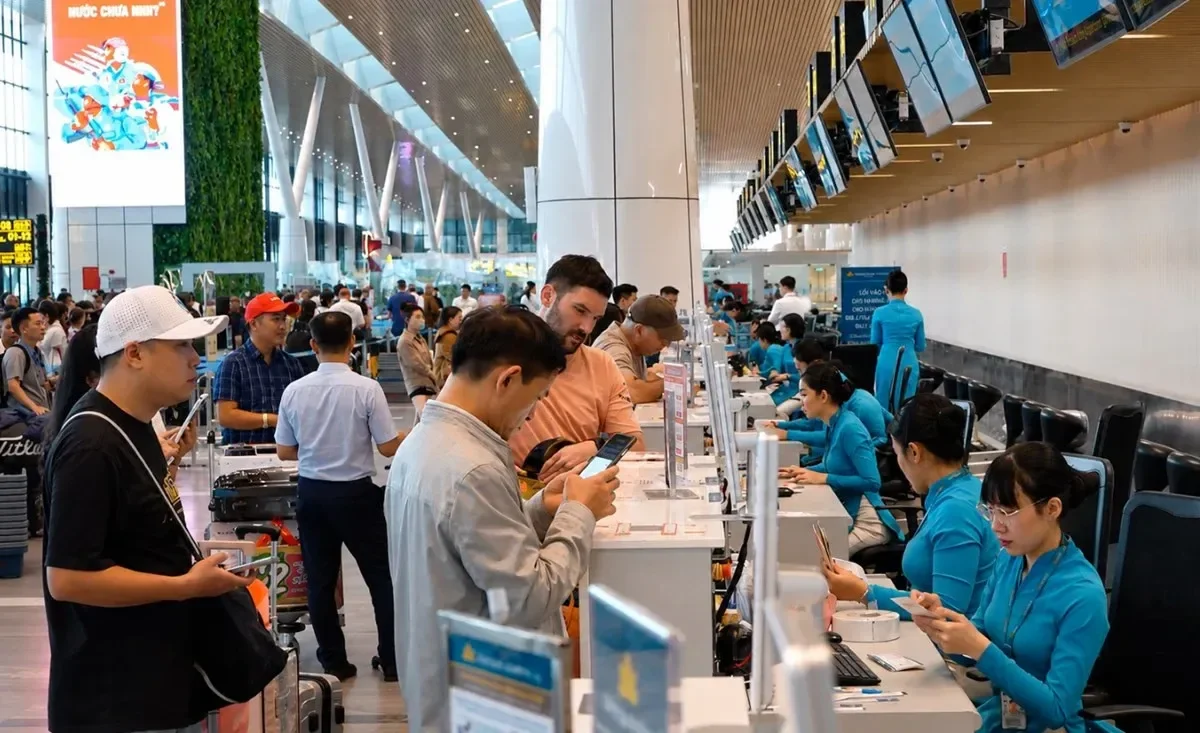 Vé máy bay Tết 2027: Đội tàu bay tăng, giá chưa hạ nhiệt