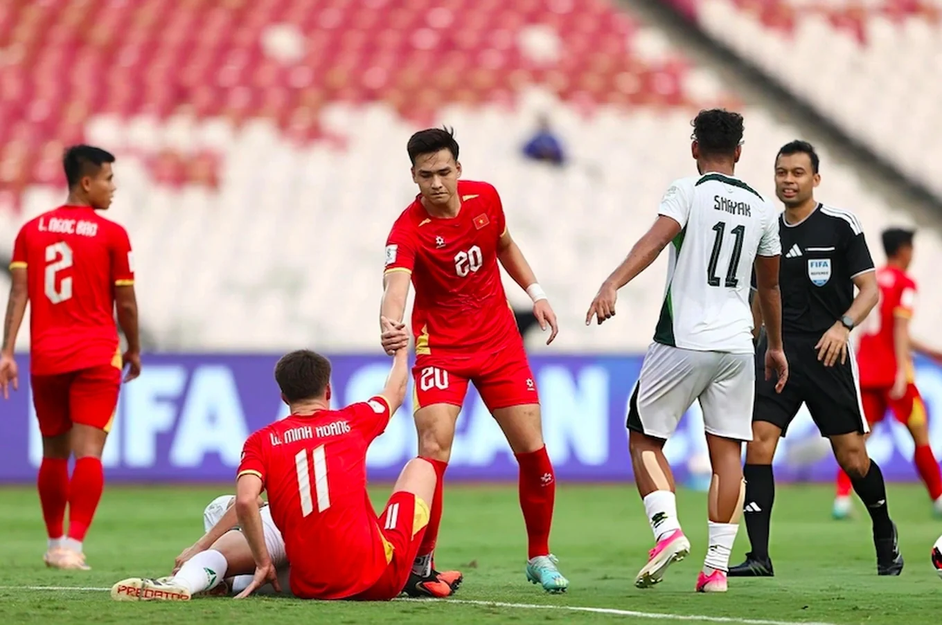 Đình Bắc bỏ ngỏ, Việt Anh sẵn sàng trận tranh hạng Ba FIFA ASEAN Cup; Haaland báo tin không vui cho Man City