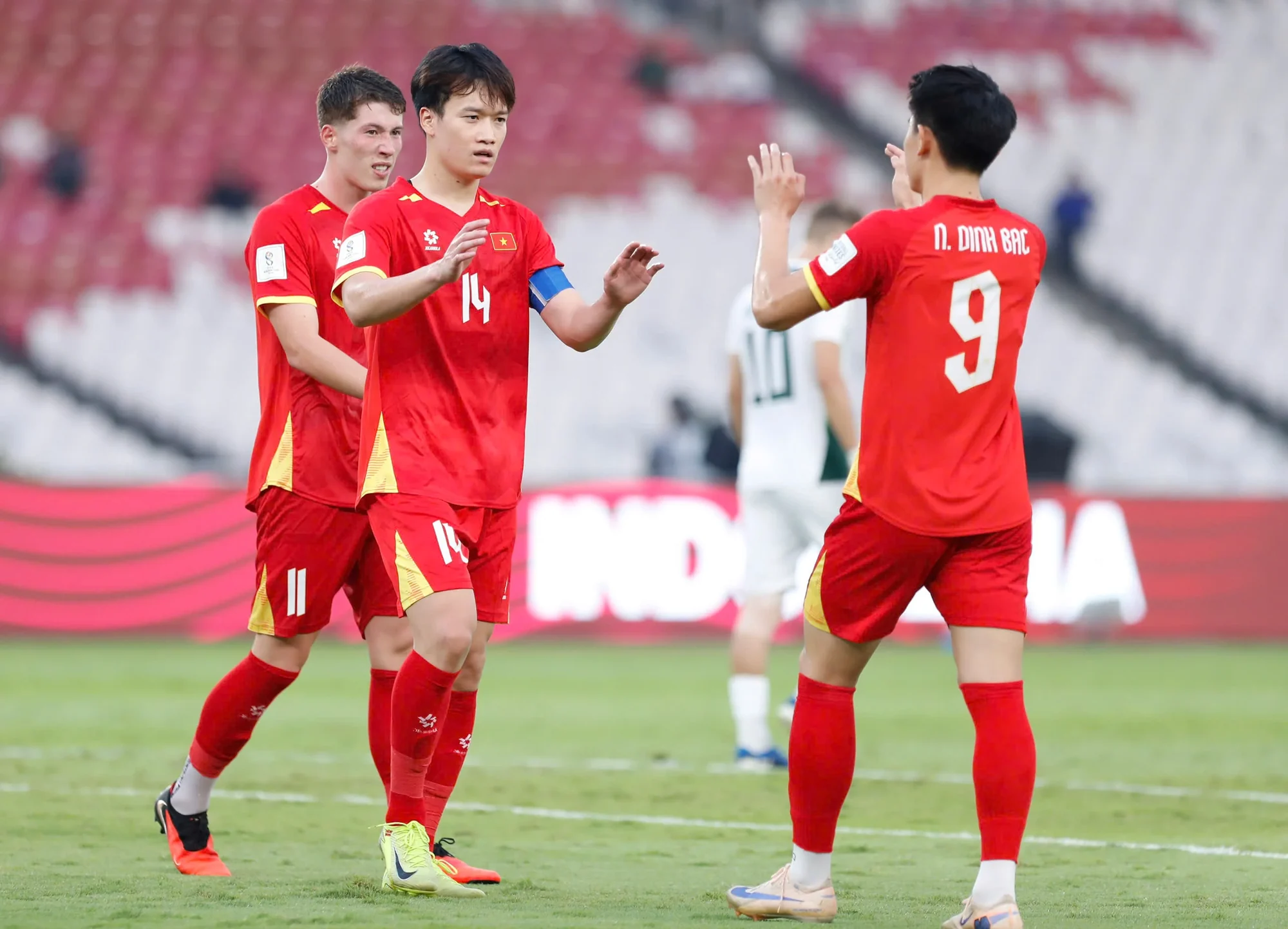 Đội tuyển Việt Nam vào thẳng vòng loại thứ hai World Cup 2030; Ronaldo chạm mốc 980 bàn thắng
