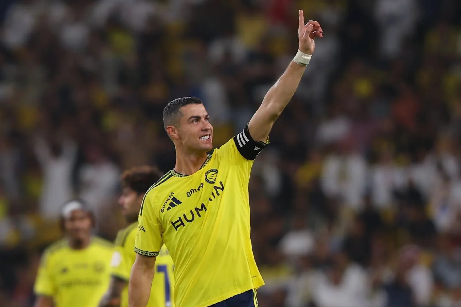 Đội tuyển Việt Nam vào thẳng vòng loại thứ hai World Cup 2030; Ronaldo chạm mốc 980 bàn thắng