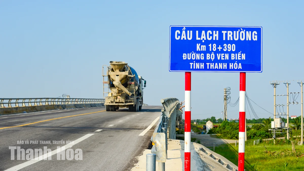 Toàn cảnh cây cầu vượt dài nhất tuyến đường ven biển Thanh Hóa
