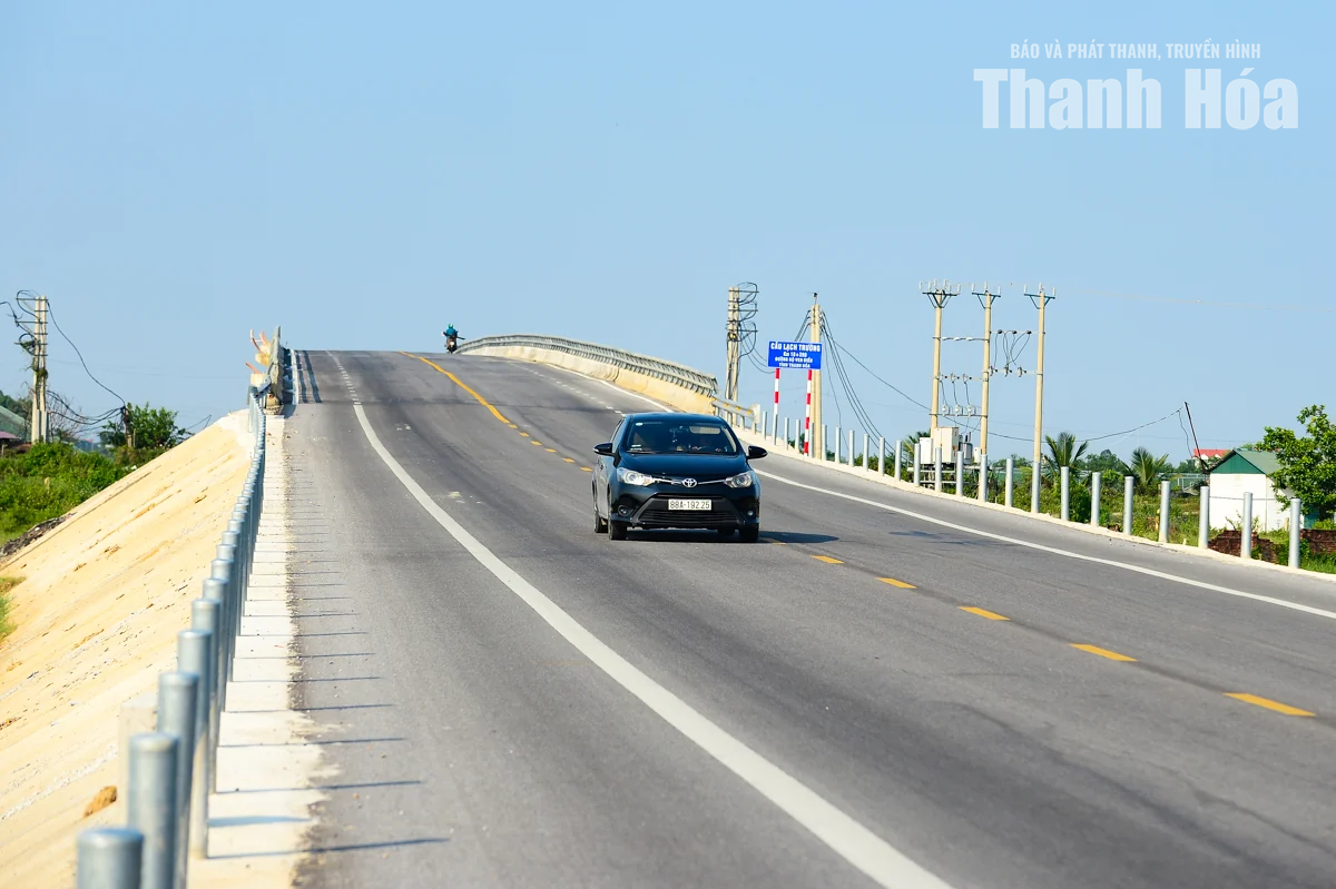 Toàn cảnh cây cầu vượt dài nhất tuyến đường ven biển Thanh Hóa