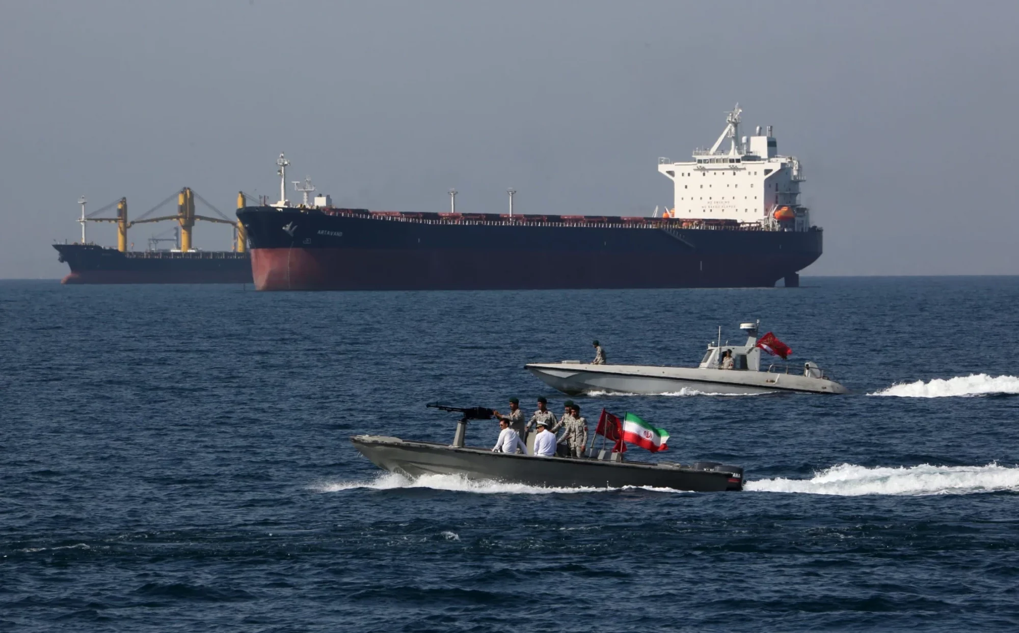 Iran đánh chặn tàu chở khí hóa lỏng tại eo biển Hormuz