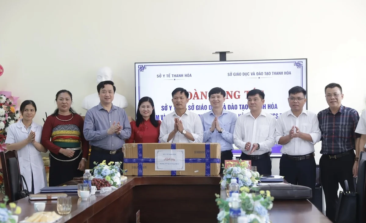 Đoàn công tác liên ngành Y tế, Giáo dục làm việc tại Trường Phổ thông nội trú Tiểu học và THCS Tam Lư