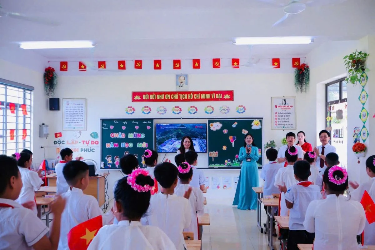 Từ bục giảng đến trách nhiệm xây dựng Đảng
