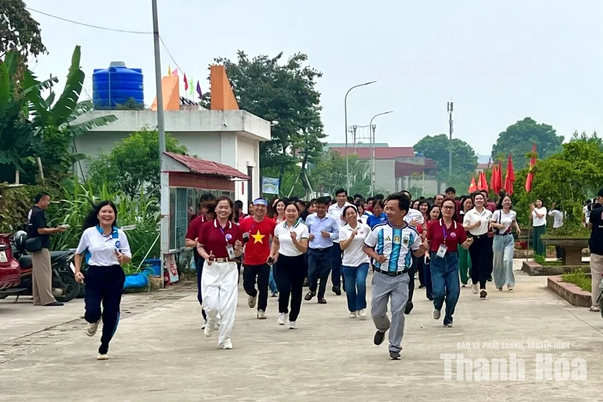 1.600 cán bộ, giáo viên, học sinh hưởng ứng Giải chạy UpRace 2026