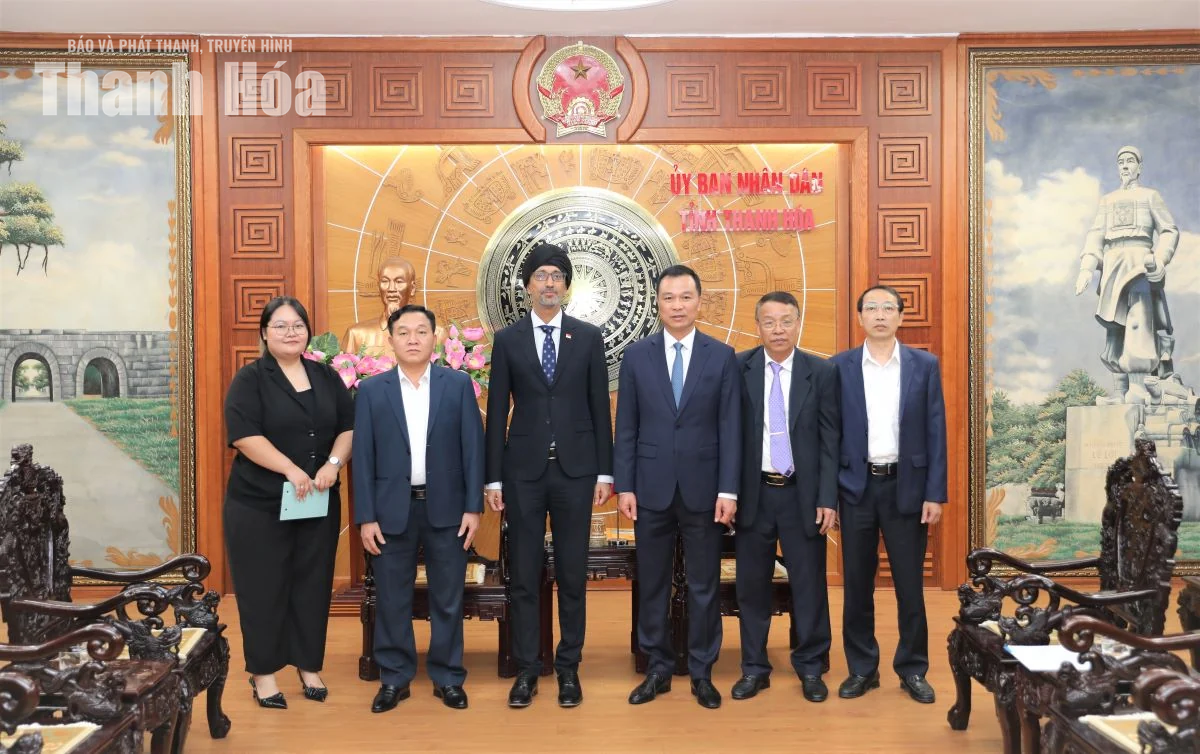 Chủ tịch UBND tỉnh Tô Anh Dũng tiếp xã giao Đại sứ Đặc mệnh toàn quyền Singapore tại Việt Nam