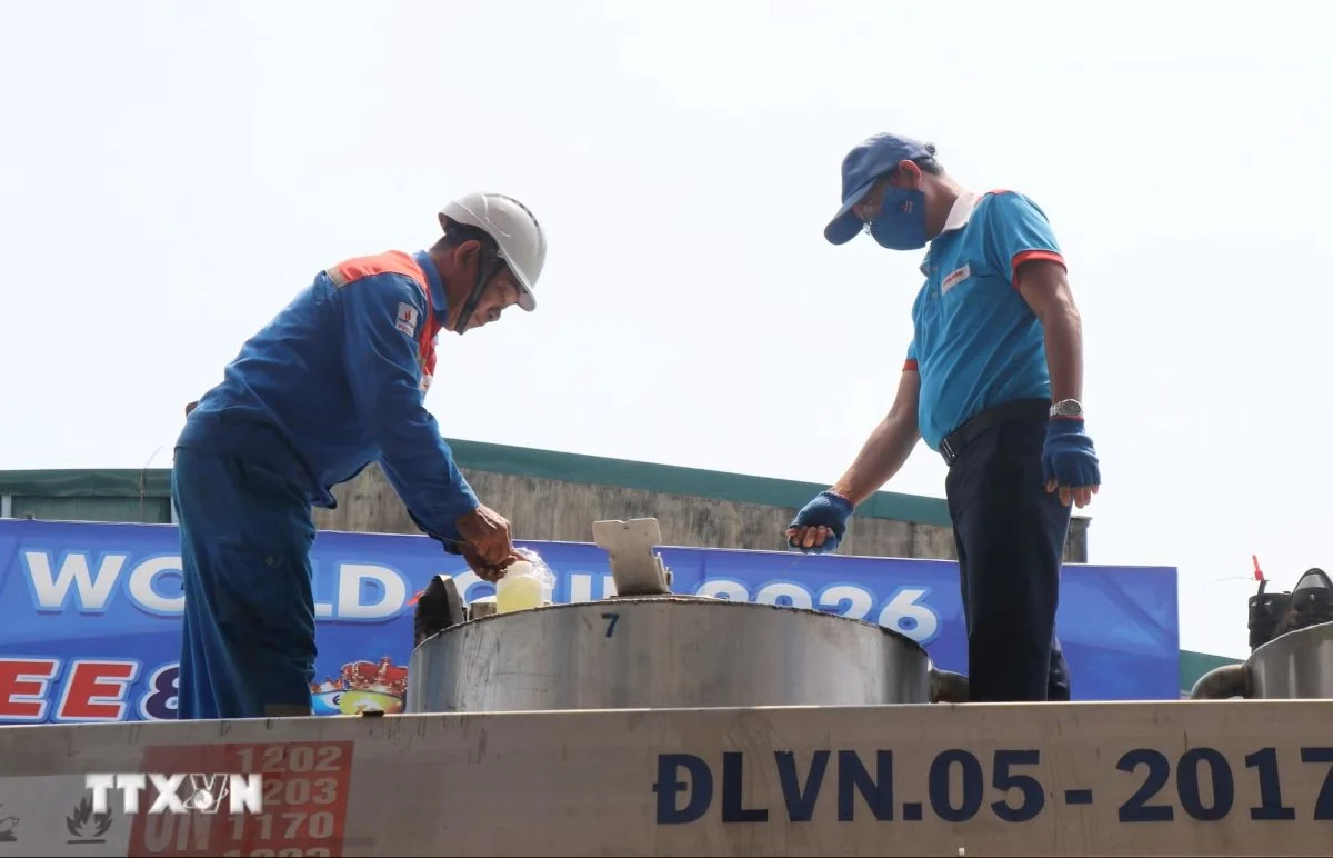 Đề xuất doanh nghiệp xăng dầu báo giá mới trước 30 phút, dừng Quỹ bình ổn từ năm 2027
