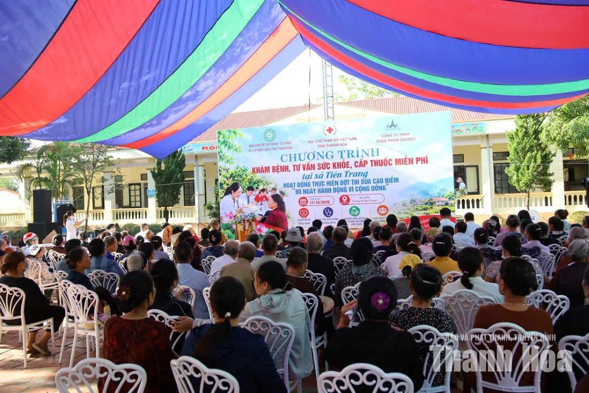 Khám bệnh, cấp thuốc miễn phí cho người dân xã Tiên Trang