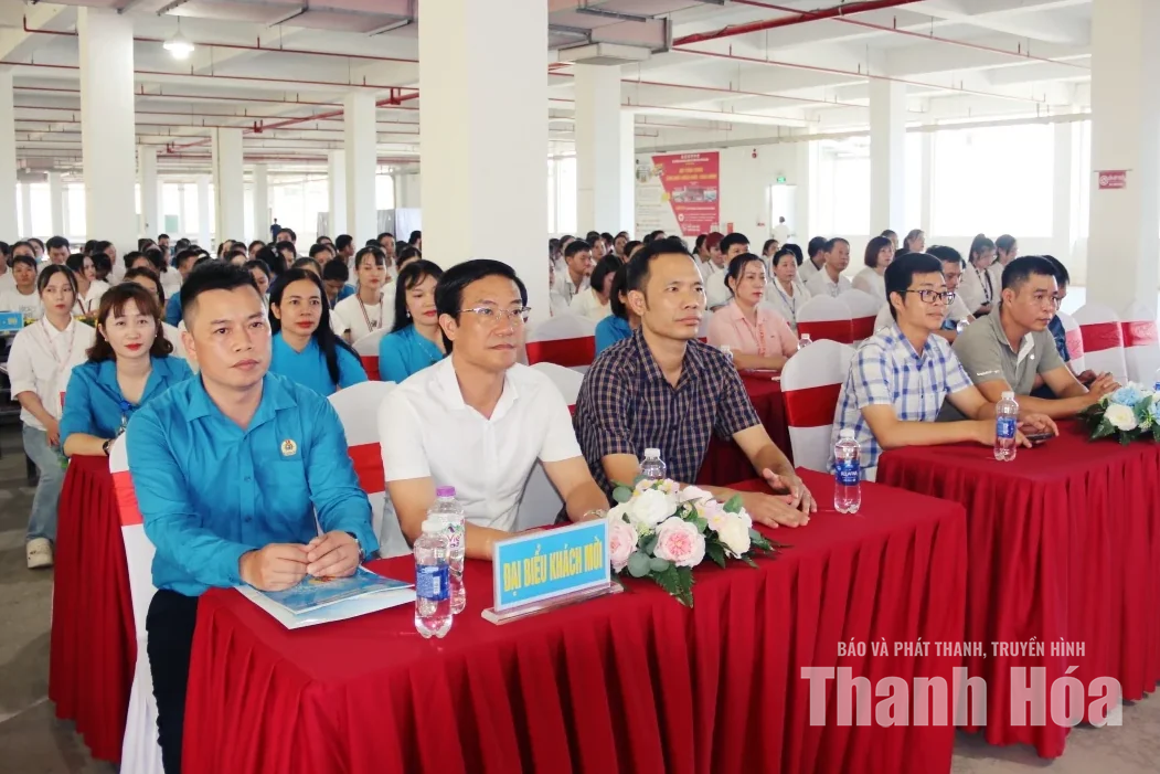 Công đoàn Công ty TNHH Giầy Rollsport Việt Nam tôn vinh cán bộ, công nhân viên tiêu biểu