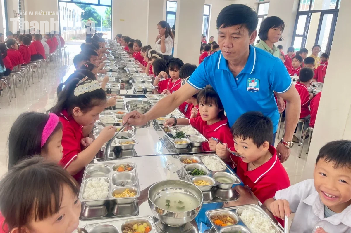 Ấm áp mái trường biên giới