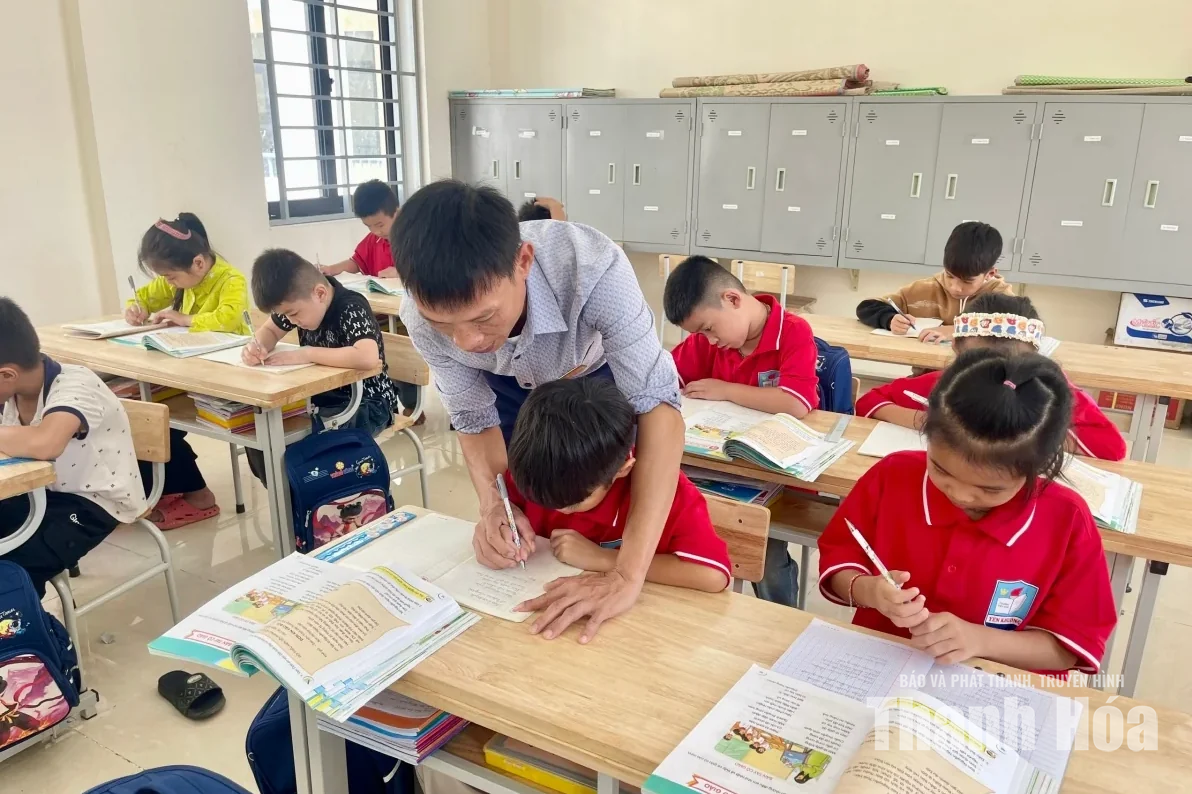 Ấm áp mái trường biên giới