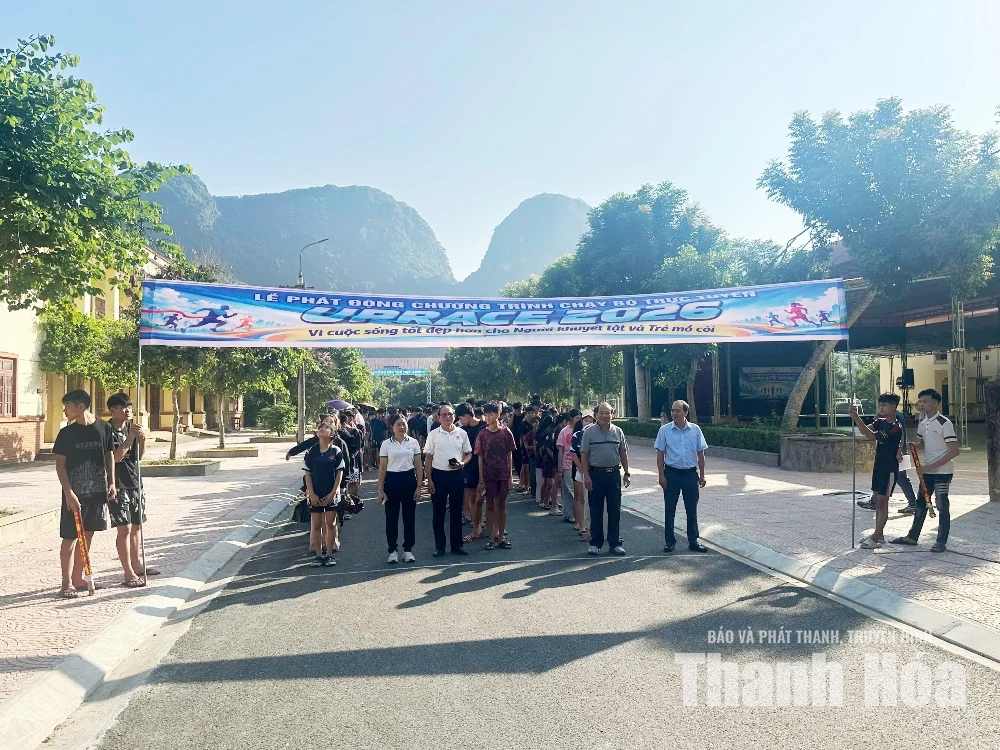 Hơn 1.000 cán bộ, giáo viên, học sinh hưởng ứng giải chạy UpRace 2026