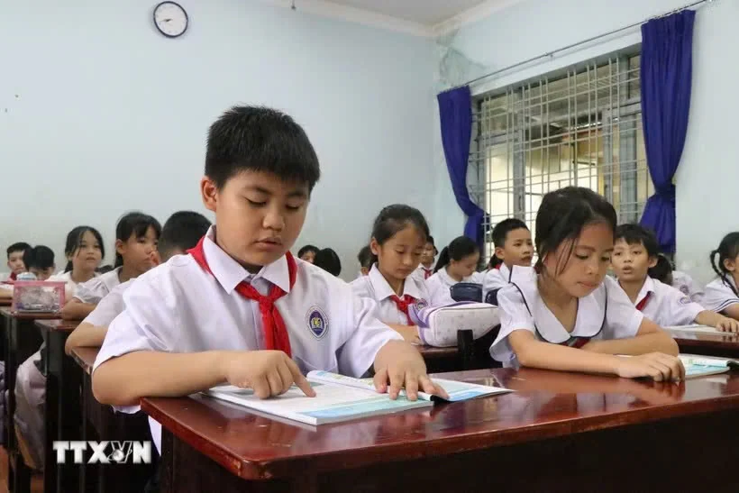 Xây dựng mô hình trường học xã hội chủ nghĩa tại những địa bàn có đủ điều kiện