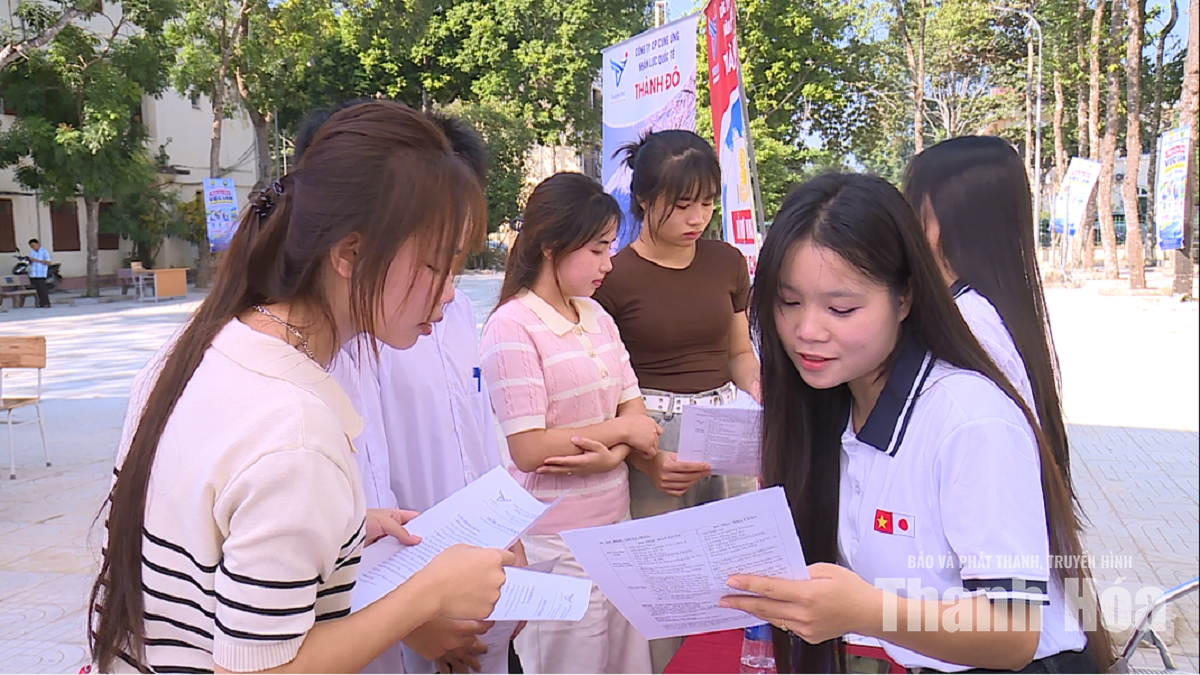 Hơn 12.600 chỉ tiêu tuyển dụng, tuyển sinh tại phiên giao dịch việc làm ở Trường Cao đẳng Nông nghiệp Thanh Hóa