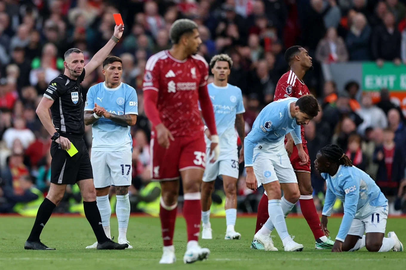 Đội tuyển Việt Nam có cơ hội đấu giao hữu đỉnh cao với Nhật Bản; Man City nhấn chìm Liverpool tại Anfield