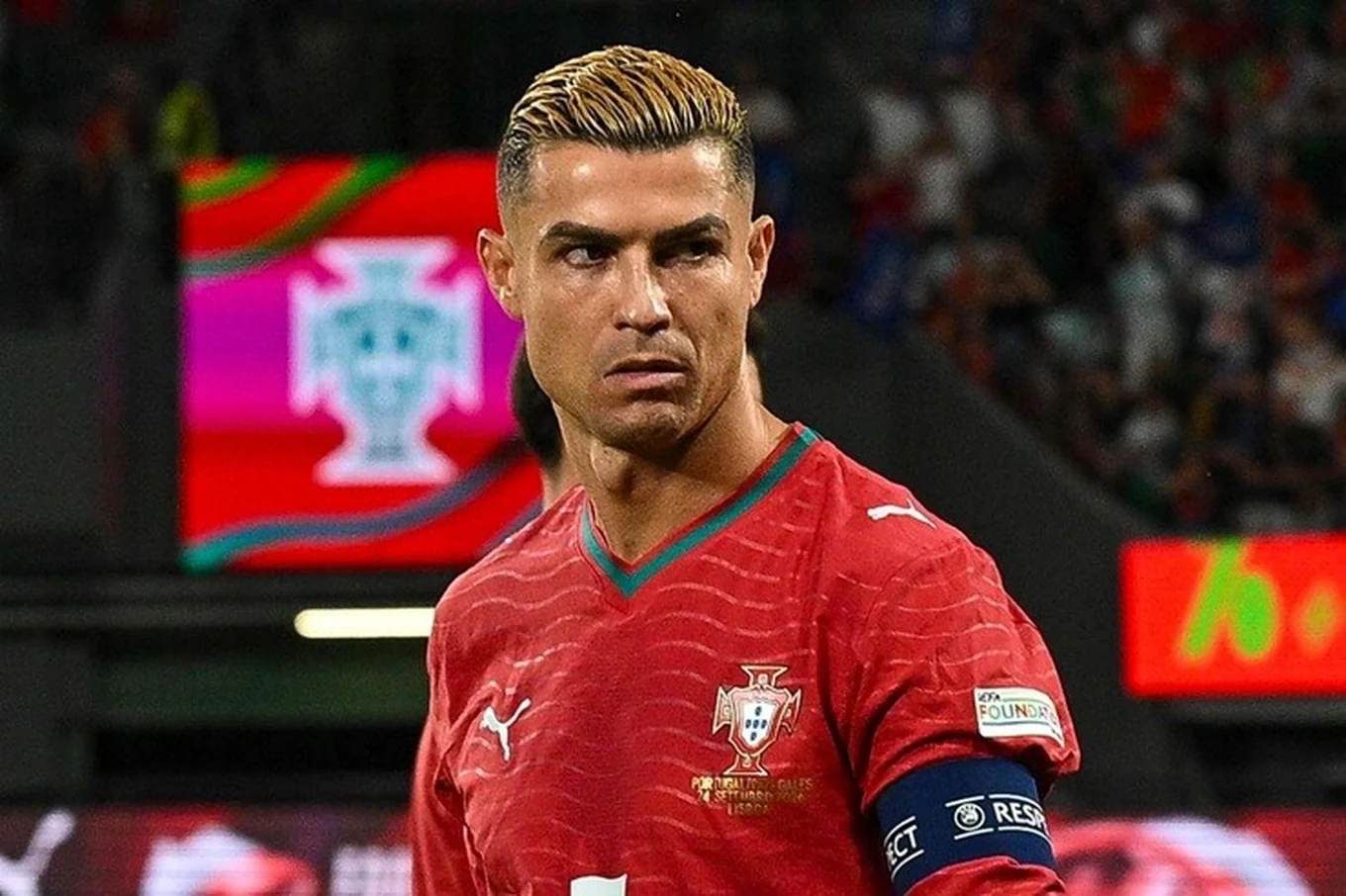 CLB SHB Đà Nẵng khiếu nại trọng tài; Cristiano Ronaldo tự nhận là cầu thủ vĩ đại nhất lịch sử