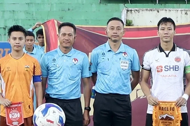 CLB SHB Đà Nẵng khiếu nại trọng tài; Cristiano Ronaldo tự nhận là cầu thủ vĩ đại nhất lịch sử