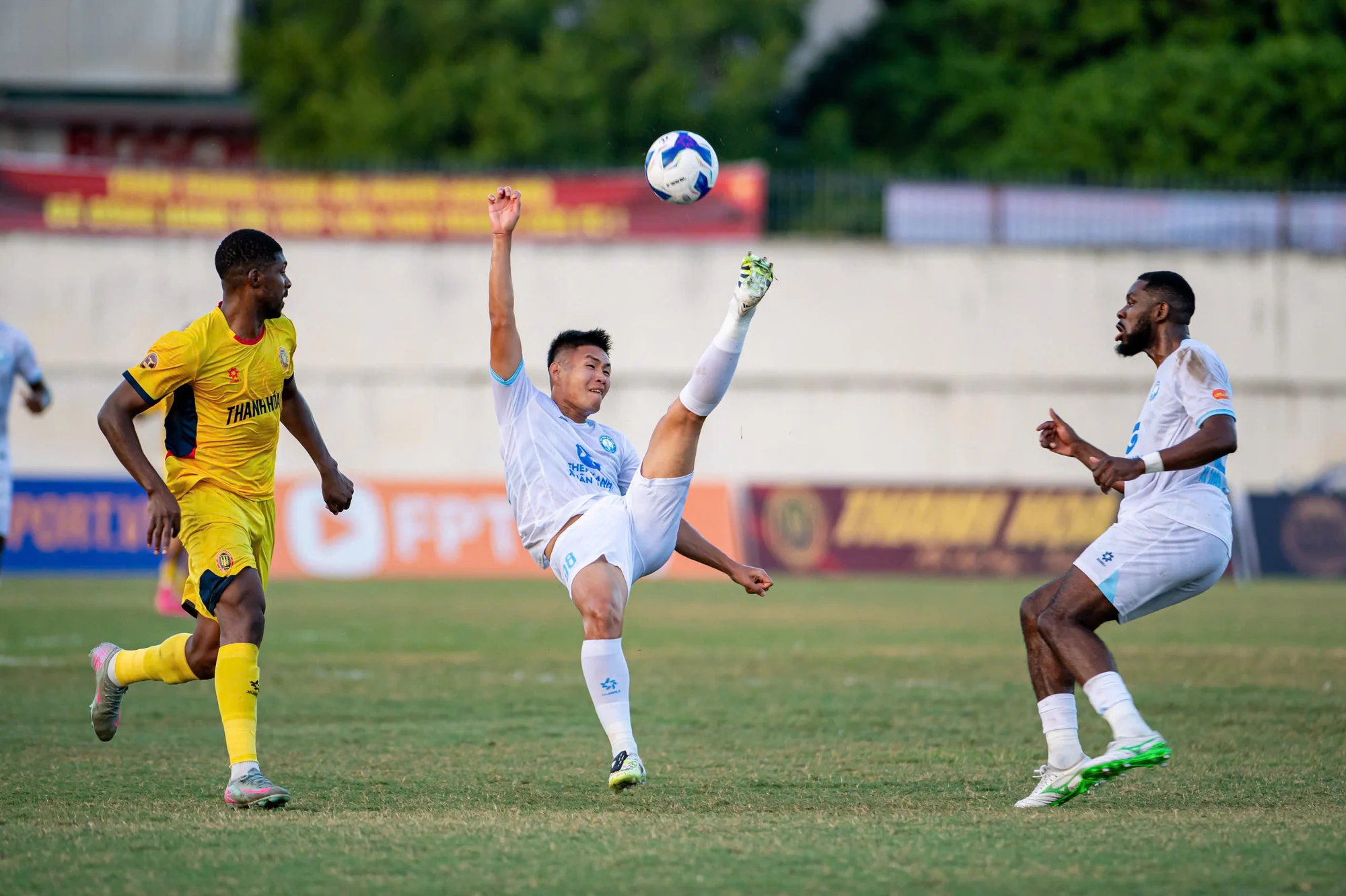 Thanh Hóa thúc thủ trận đầu tiên trên sân nhà V.League 2026/2027