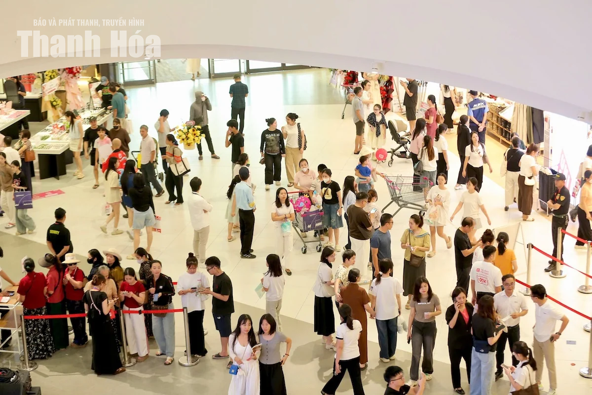 Người dân nô nức trải nghiệm AEON MALL Thanh Hóa ngày đầu mở cửa