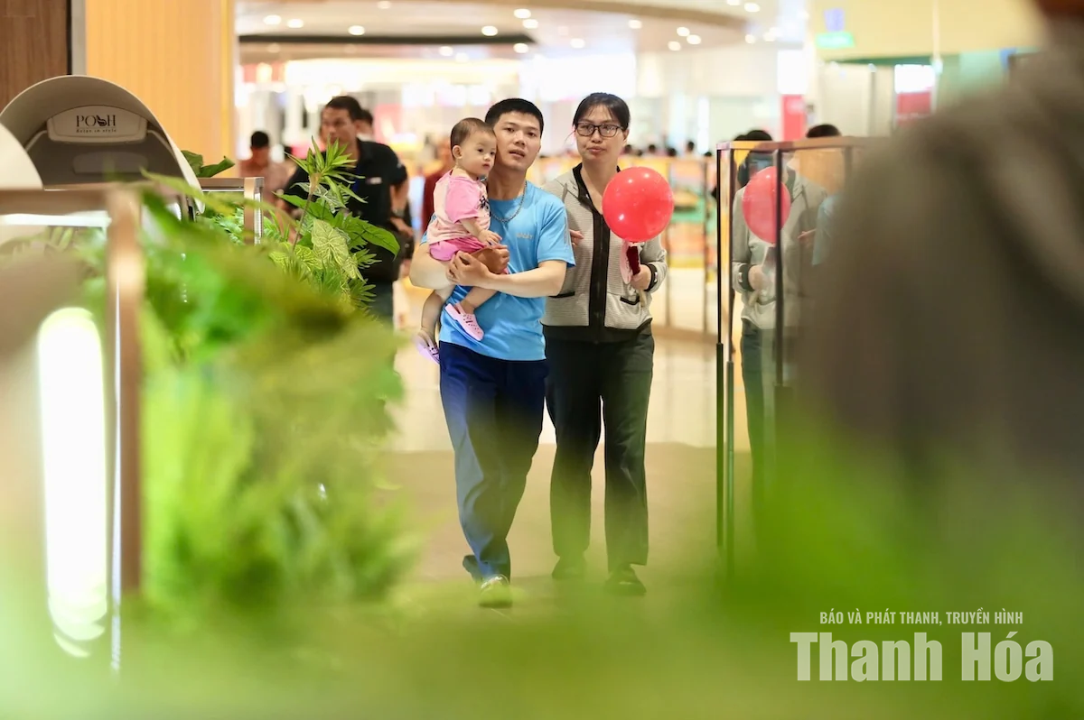 Người dân nô nức trải nghiệm AEON MALL Thanh Hóa ngày đầu mở cửa