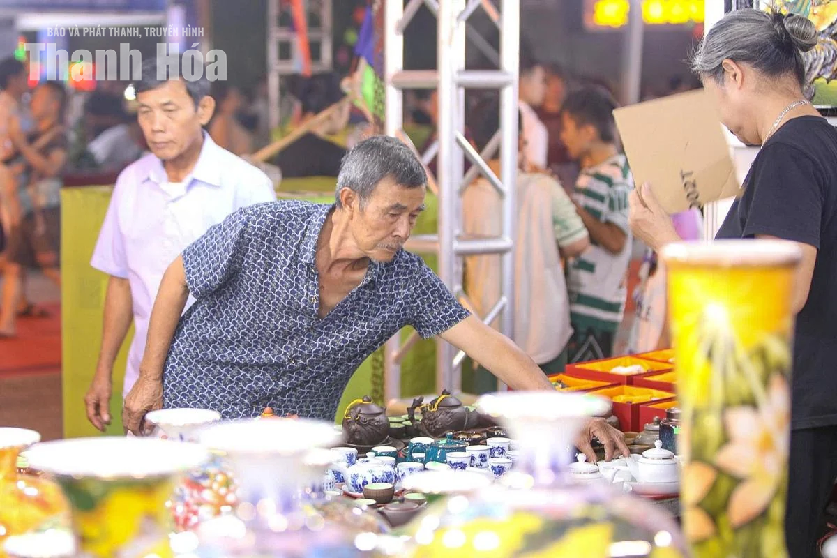Lan tỏa sắc màu sản phẩm vùng miền