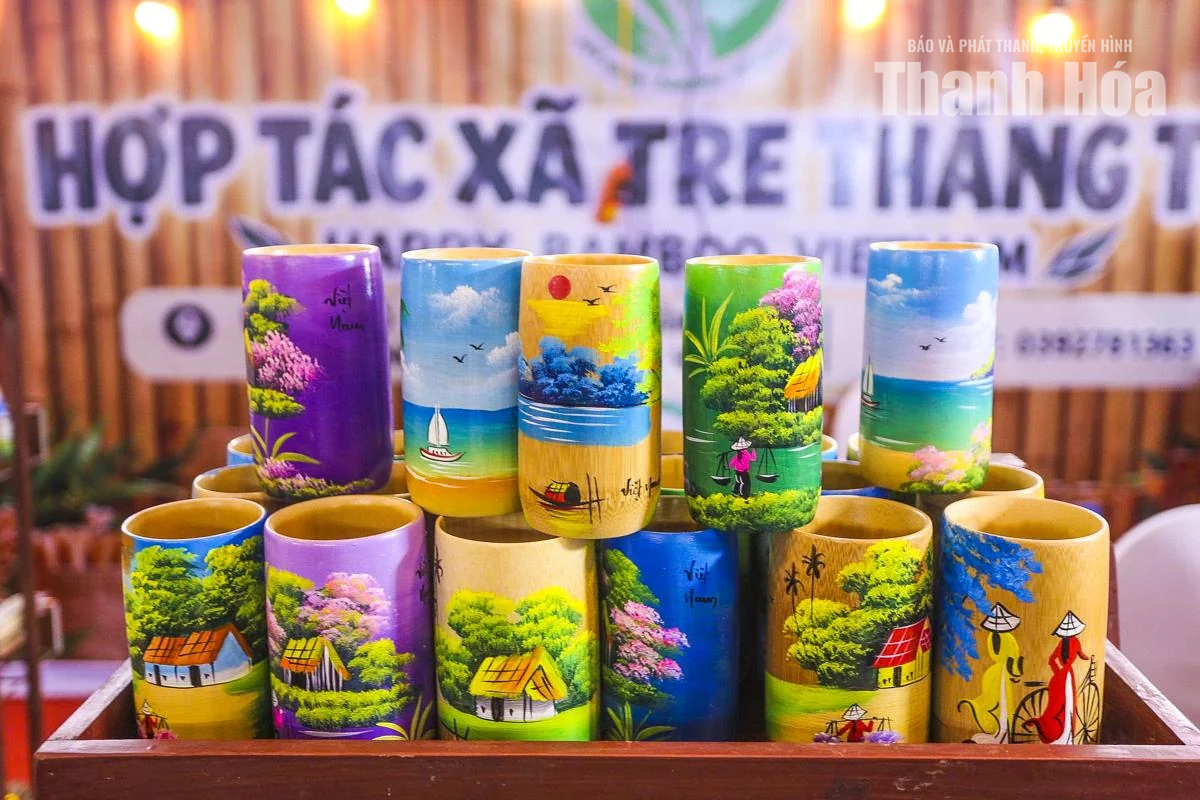 Lan tỏa sắc màu sản phẩm vùng miền