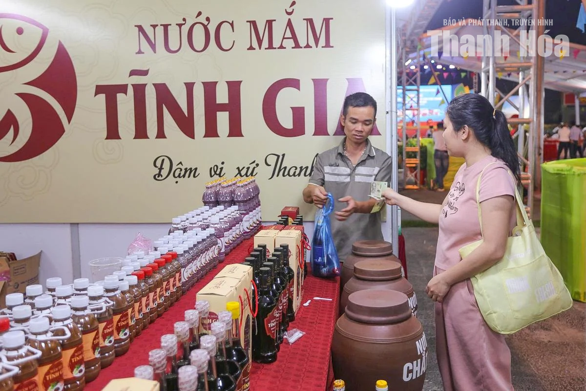 Lan tỏa sắc màu sản phẩm vùng miền