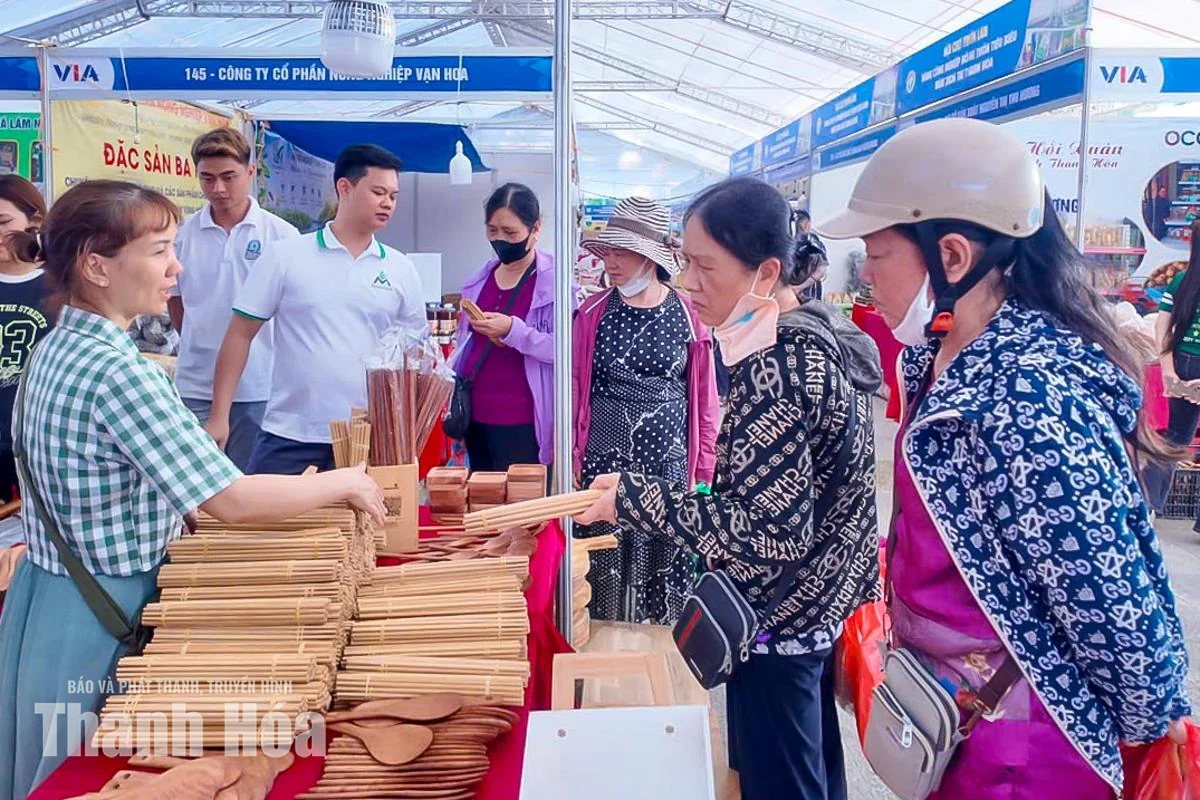 Lan tỏa sắc màu sản phẩm vùng miền