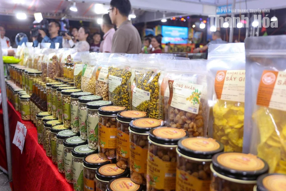 Lan tỏa sắc màu sản phẩm vùng miền