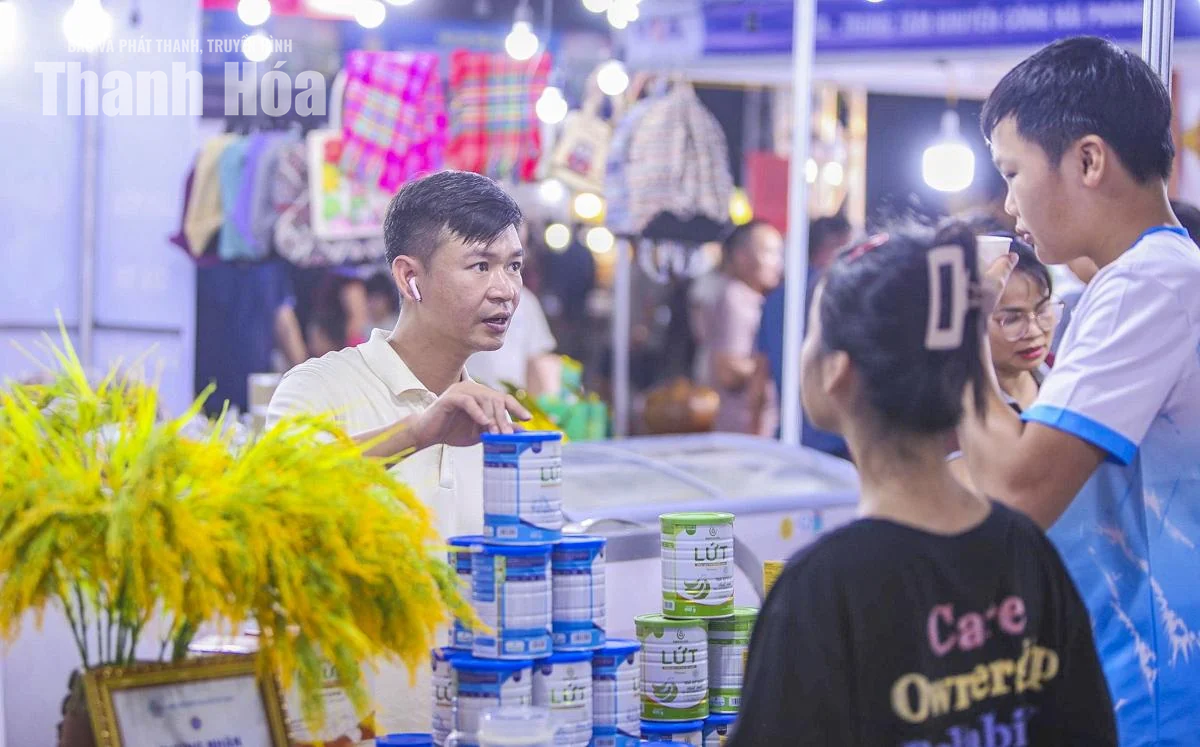 Lan tỏa sắc màu sản phẩm vùng miền