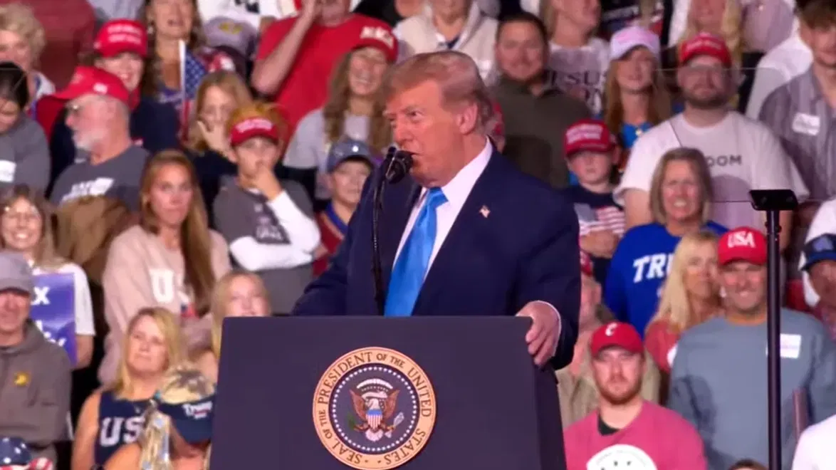 Ông Trump vận động tại Kentucky, cam kết đầu tư 100 triệu USD có điều kiện