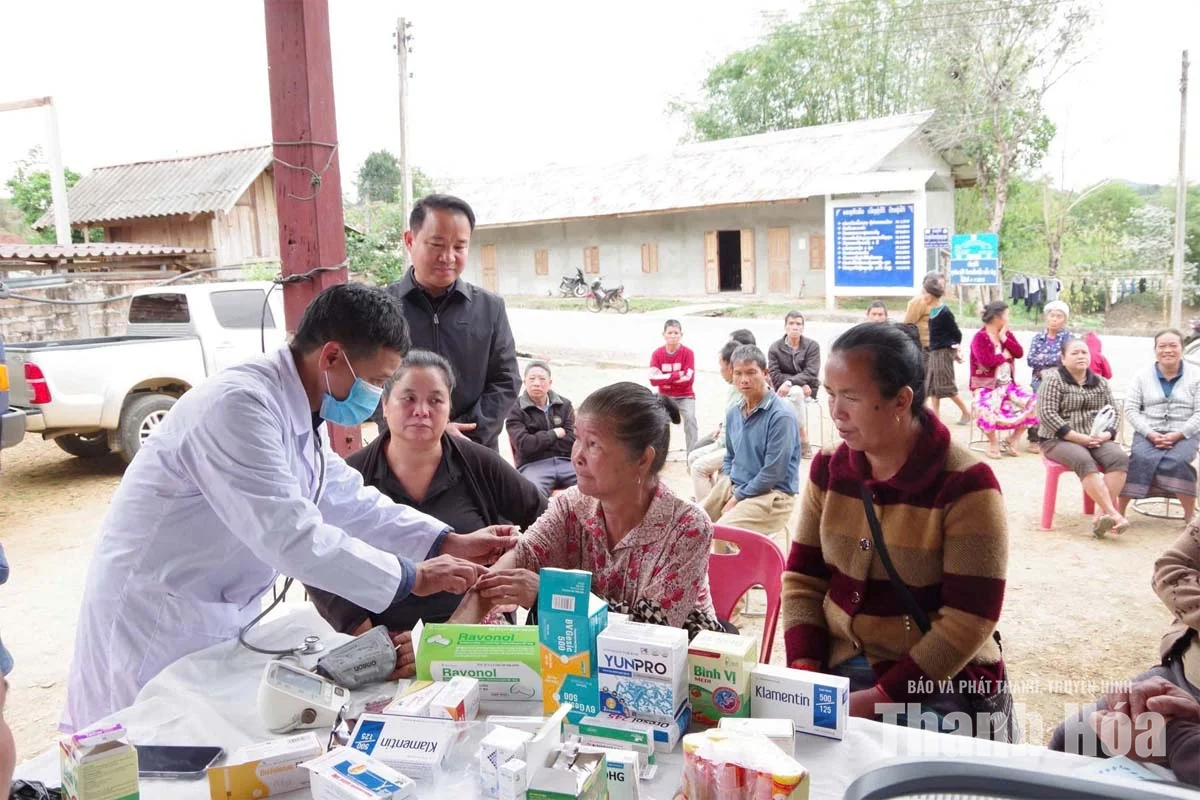 Nghĩa tình người lính Việt trên đất bạn Lào